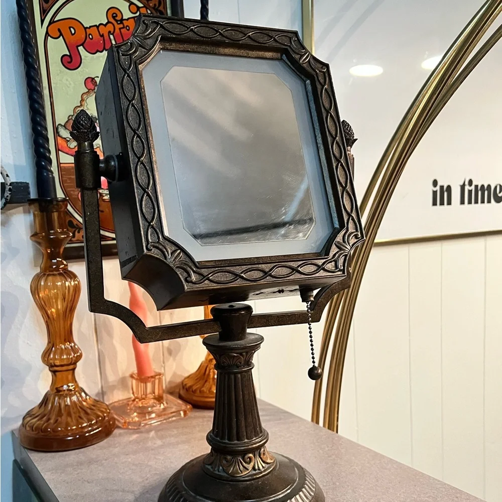 Antique Beaty Lamp